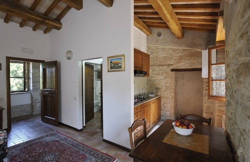 Corciano House | Discover Leccino Residence: Pool, WiFi & Child-Friendly Stay