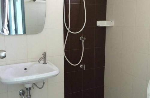 Huai Kapi Hotel | Budget-Friendly Promsook Apartment with Family Amenities