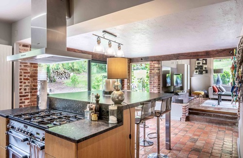 La Riviere-Saint-Sauveur House | Relaxing Getaway near Honfleur with Pool and Jacuzzi