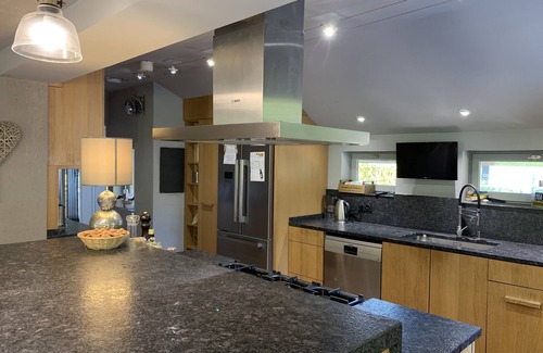La Riviere-Saint-Sauveur House | Relaxing Getaway near Honfleur with Pool and Jacuzzi