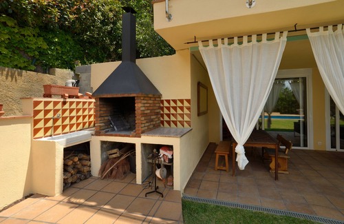 Sant Vicenc de Montalt Villa | Scenic Barcelona Retreat with Pool, Garden & Free WiFi