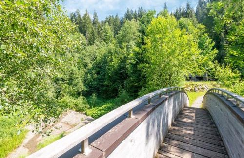 Kirchbichl Apartment | Cozy Kirchbichl Retreat: Pet and Child Friendly Stay