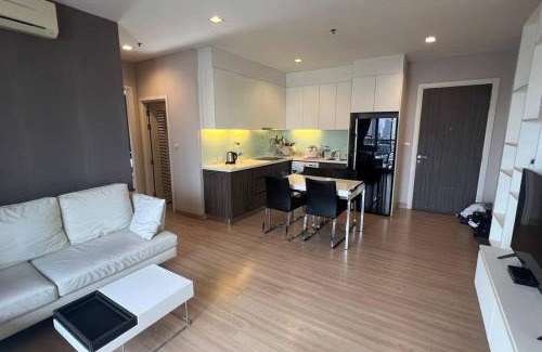 Khlong Ton Sai Apartment | Inviting Urbano Absolute Iconsiam View with Pool & Family Fun
