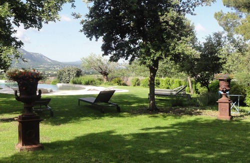Cabrieres-d'Avignon House | Scenic Retreat with Pool and Spa - Guest Rated 9.6