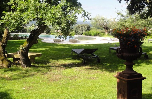 Cabrieres-d'Avignon House | Scenic Retreat with Pool and Spa - Guest Rated 9.6