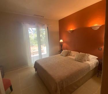 Cabrieres-d'Avignon House | Scenic Views Await at Our 4-Star Hotel with Pool