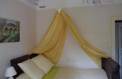La Pradelle Bed & Breakfast | Propriété Charbaymond: Oceanfront Stay with High Ratings