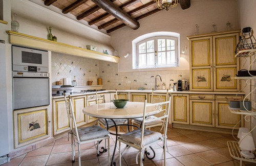 Robion House | Exceptional Stay in the Heart of Luberon with Pool & Spa