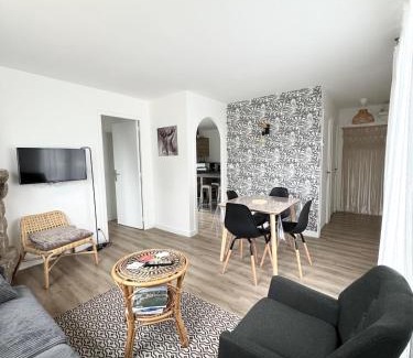 Carnac Apartment | Idyllic Ker Dagouët Retreat with Heated Pool & Ocean View