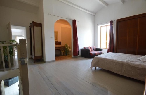 Benon Villa | Cozy Oceanfront Property Near La Rochelle with Pool Access