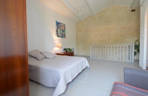 Benon Villa | Cozy Oceanfront Property Near La Rochelle with Pool Access