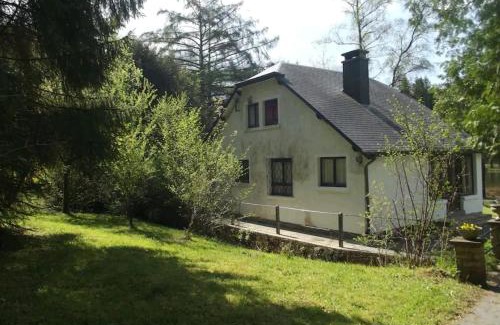 Orval House | Tranquil Property by the Ponds: Ideal for Relaxation