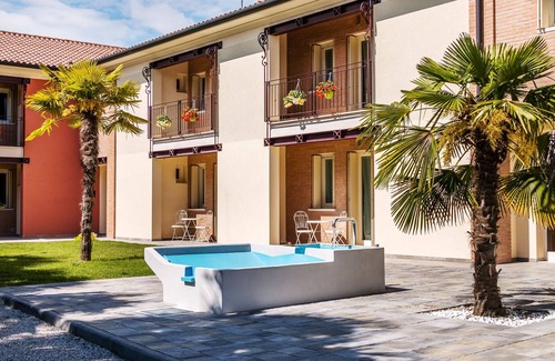 Cimadolmo Apartment | Bright Prosecco Apartment with Pool and Breakfast Included