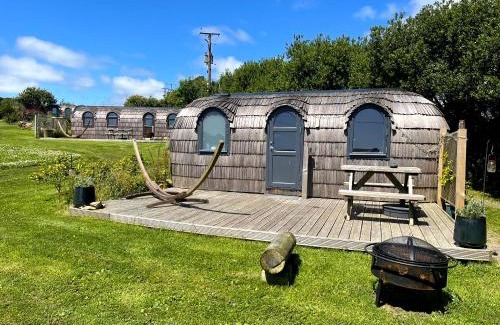 Looe House | Unforgettable Prosecco - Lydcott Glamping with Sea Views