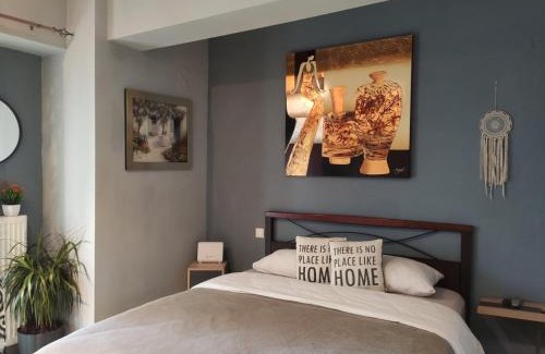 Ampelokipoi-Menemeni Apartment | Cozy Prosilio Apartment: Pet-Friendly & Family Welcoming
