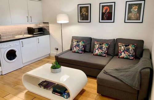 Reading Apartment | Cozy Prospect Apartment for 3: Free Parking & Wi-Fi