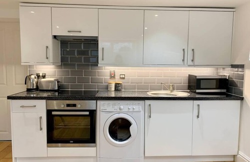 Reading Apartment | Cozy Prospect Apartment for 3: Free Parking & Wi-Fi