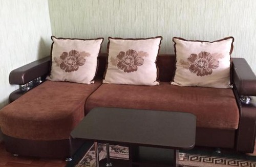 Kursk Apartment | Budget-Friendly Stay at Prospekt Vyacheslava Klykova 15
