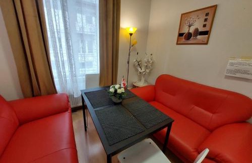 Hradec Kralove Apartment | Central 3 KK Apartment with Dining & Family-Friendly Amenities