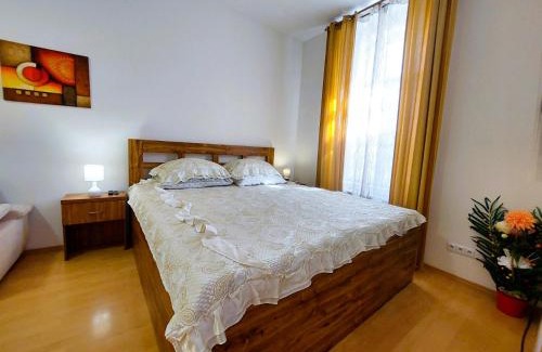 Hradec Kralove Apartment | Central 3 KK Apartment with Dining & Family-Friendly Amenities