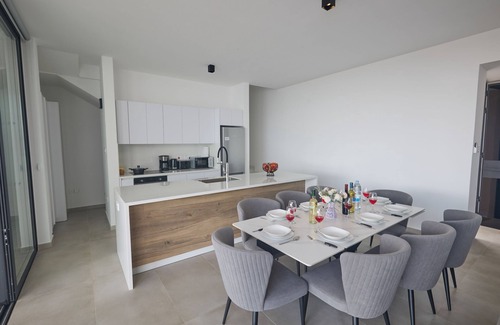 Pernera Cottage | Protaras Aqua Pearl Villa AQ11 - a villa that sleeps 11 guests in 5 bedrooms