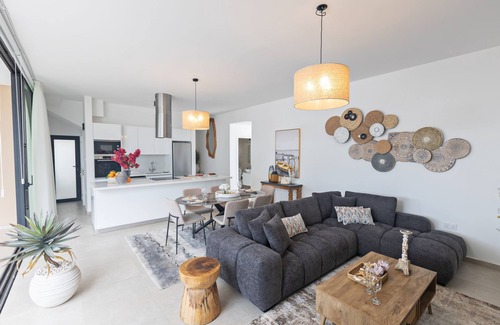 Pernera Cottage | Protaras Aqua Pearl Villa AQ01 - a villa that sleeps 9 guests in 4 bedrooms