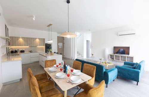 Kapparis Cottage | Protaras Azure Villa AZV15 - a villa that sleeps 7 guests in 3 bedrooms