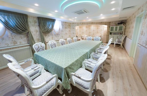 Goryachiy Klyuch Hotel | Exceptional Provance Hotel: Pet Friendly & Family-Oriented