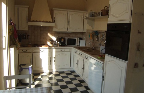 Sainte-Cecile-les-Vignes House | Idyllic Provence Retreat with Pool and Garden, Rated 9.8