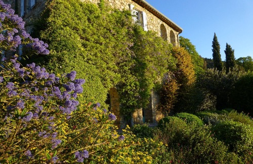 Monoblet House | Inviting Provencal Country Home with Pool and Spa Amenities