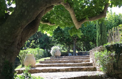 Les Brugassieres House | Idyllic Provencal Farmhouse with Pool Amidst Nature’s Beauty