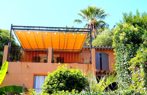 Plage de la Garonnette House | Idyllic Provencal Farmhouse with Pool Near St Tropez Beach