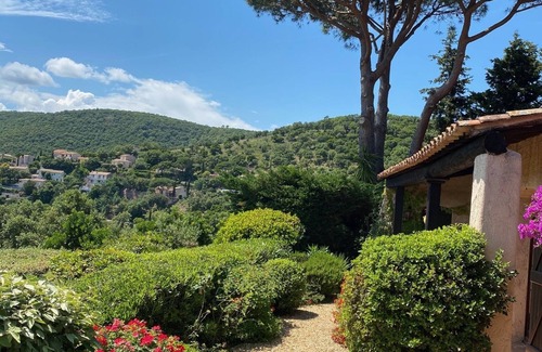 La Croix-Valmer Villa | Idyllic Villa with Ocean View Near Beach & Free Wifi