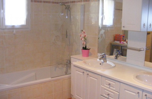 Rognes Villa | Spacious Provencal Villa with Private Pool near Luberon