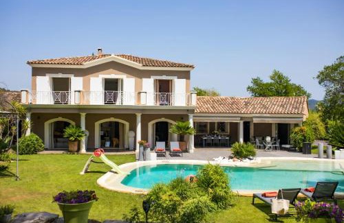 La Crau House | Provencal Villa With Forest Views And Pool