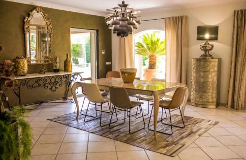 La Crau House | Provencal Villa With Forest Views And Pool