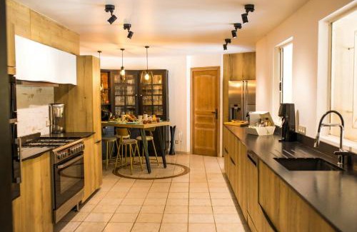 La Crau House | Provencal Villa With Forest Views And Pool
