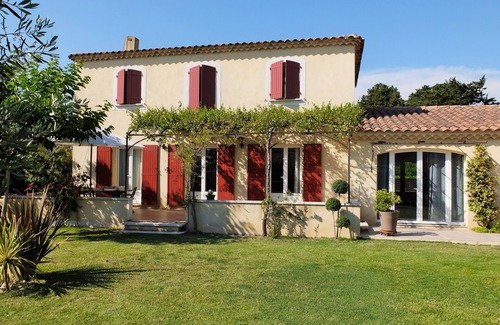 Rognonas Villa | Idyllic Provencal Villa with Pool Near Avignon & St Remy