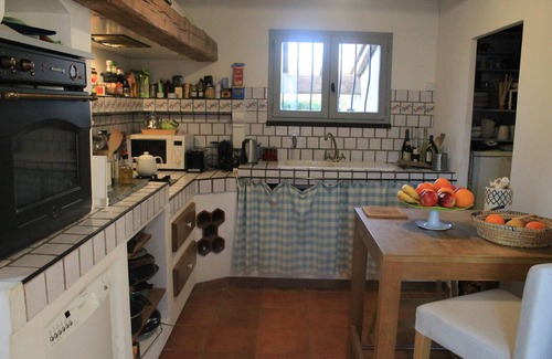 Boulbon Villa | Charming Provencal Villa with Pool & Ocean View Awaits
