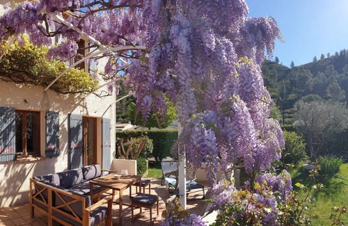 Boulbon Villa | Charming Provencal Villa with Pool & Ocean View Awaits