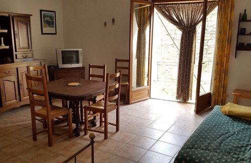 Flassan Bed & Breakfast | Idyllic Provence Retreat Near Mont Ventoux with Pool & Spa
