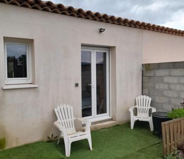 Neoules Apartment | Pet-Friendly Provence: Family Haven with Great Reviews