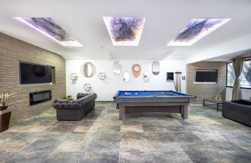 El Poblado Apartment | Provenza! Golden Jacuzzi - 5BR only 1 Block from lleras