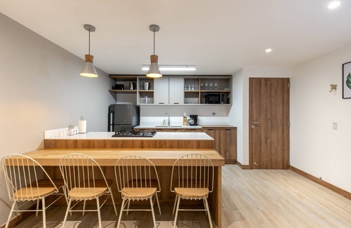 El Poblado Apartment | Provenza Retreat with Private Jacuzzi & Top Guest Rating