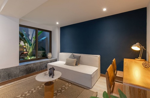 El Poblado Apartment | Provenza Retreat with Private Jacuzzi & Top Guest Rating