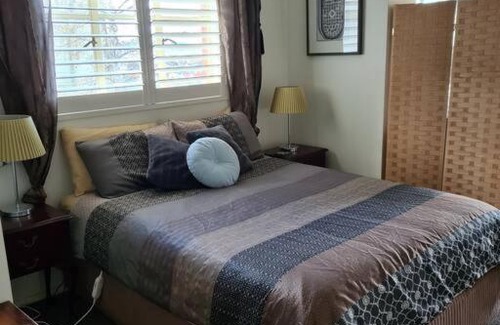 West Hobart Apartment | Historic Providence House: A Family-Friendly Retreat