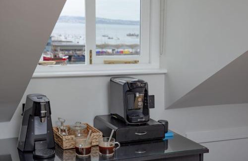 Brixham Hotel | Elegant Provident Maritime Suites in Brixham, 5-Star Stay