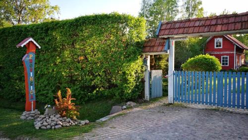 Palanga House | Provincija: Pet-Friendly Escape with Oceanfront Views