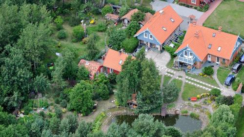 Palanga House | Provincija: Pet-Friendly Escape with Oceanfront Views