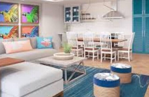 Castleberry Hill Resort | Steps to Drake: Family-Friendly Studio with Pool Access